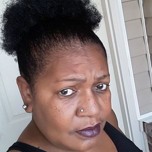 Meet your Posher, Latifa